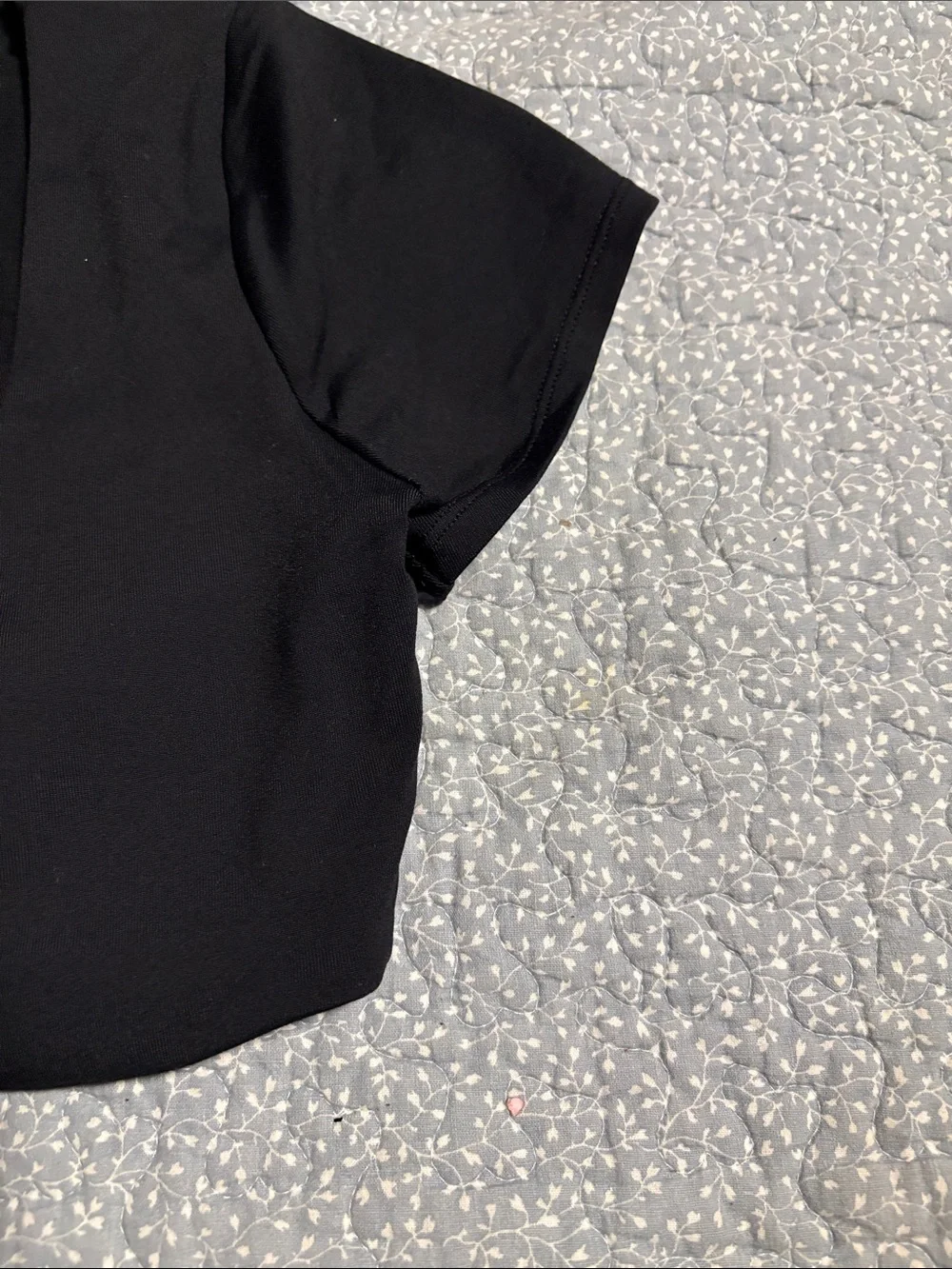 ALO Yoga Black Scoop Neck Crop Top